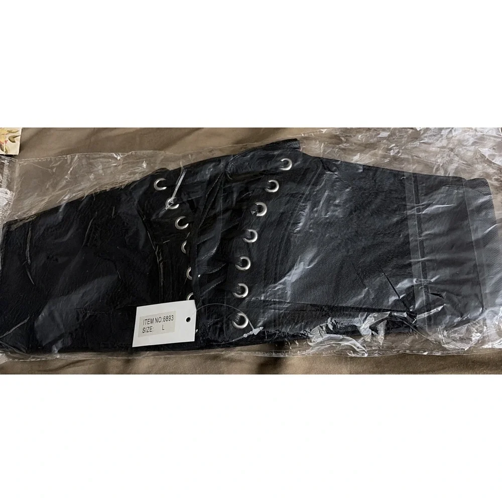 NWT black faux leather corset belt with eyelets. Snaps In Back Large. Cosplay